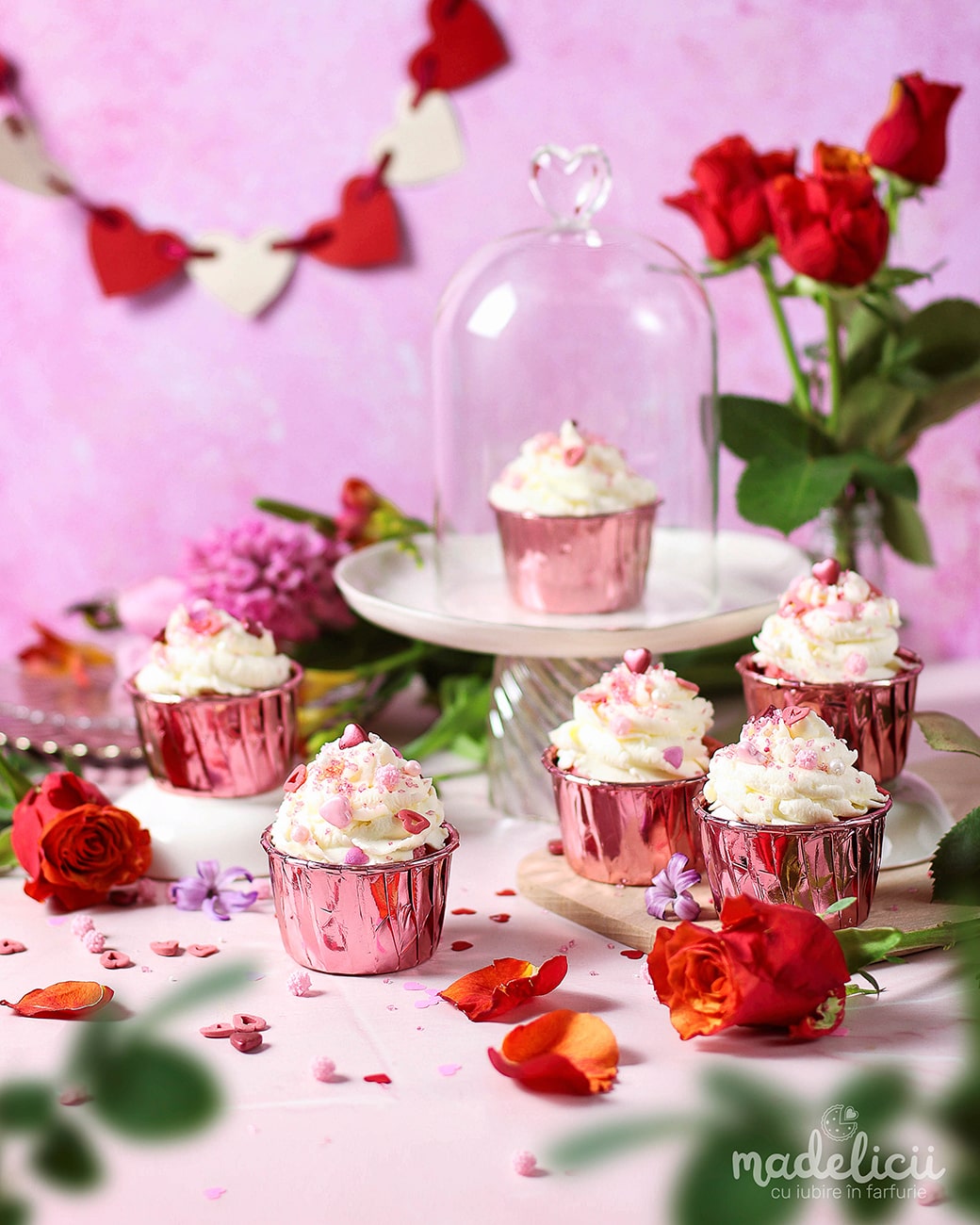 Briose de Valentine's Day cu visine si lamaie