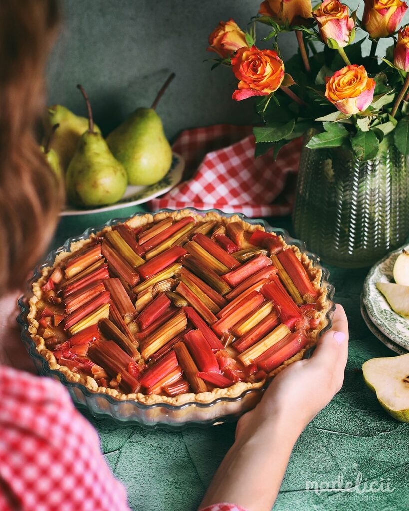 tarta cu pere si rubarba