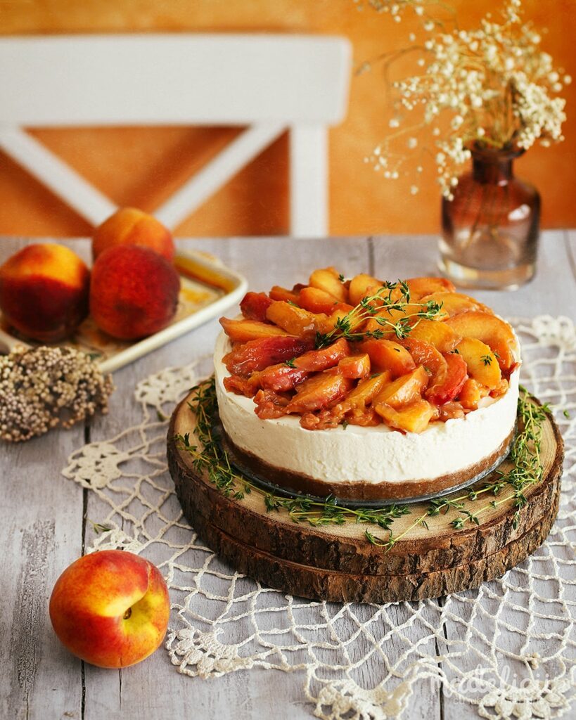 Cheesecake fara coacere cu piersici