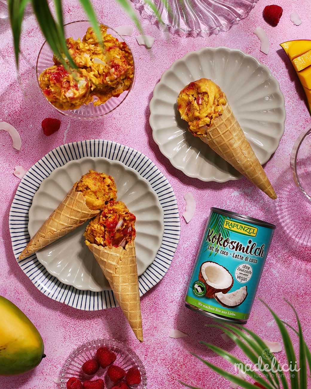 Inghetata de mango cu lapte de cocos si sos de zmeura