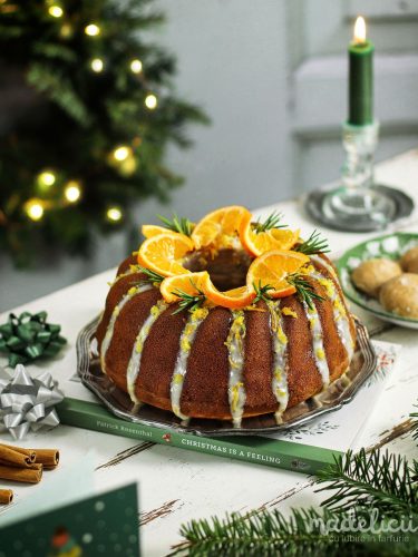 Guguluf cu turta dulce glazurat cu ciocolata alba si portocale