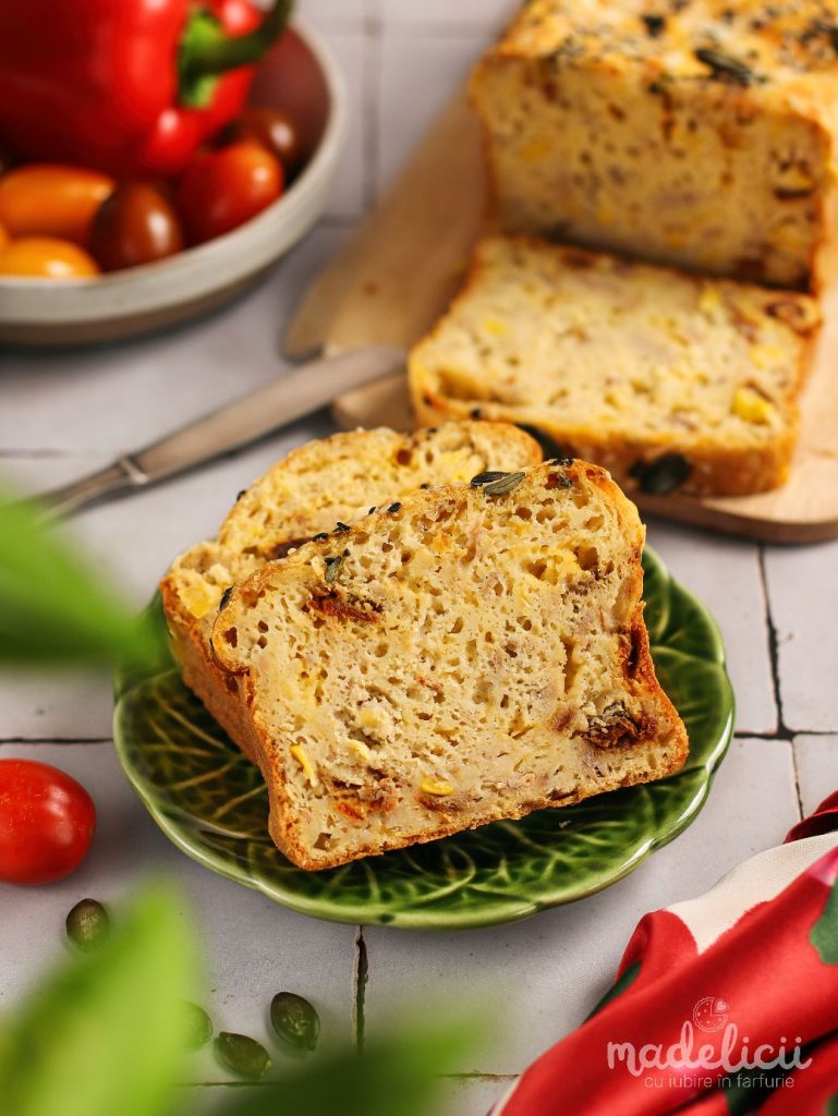 Chec aperitiv cu ton, rosii uscate si porumb