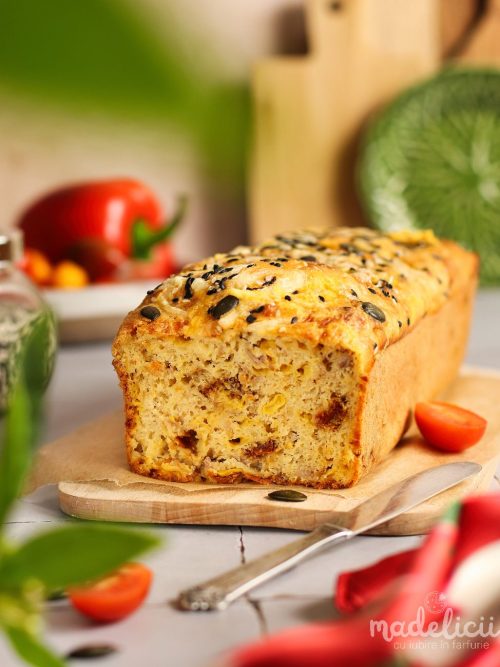 Chec aperitiv cu ton, rosii uscate si porumb