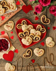 Palmieri din aluat foitaj cu zmeura sau cacao pentru Valentine's Day sau Dragobete