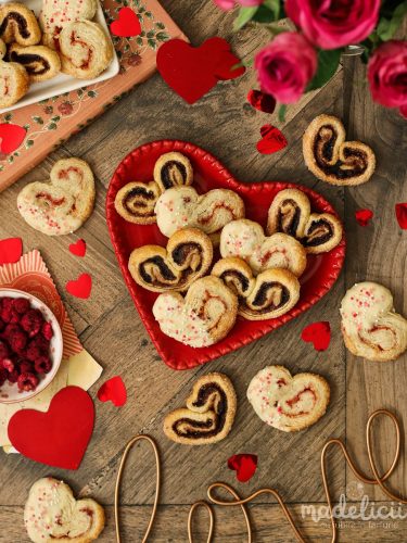 Palmieri din aluat foitaj cu zmeura sau cacao pentru Valentine's Day sau Dragobete
