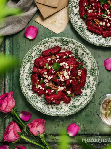 Paste cu sos de sfecla