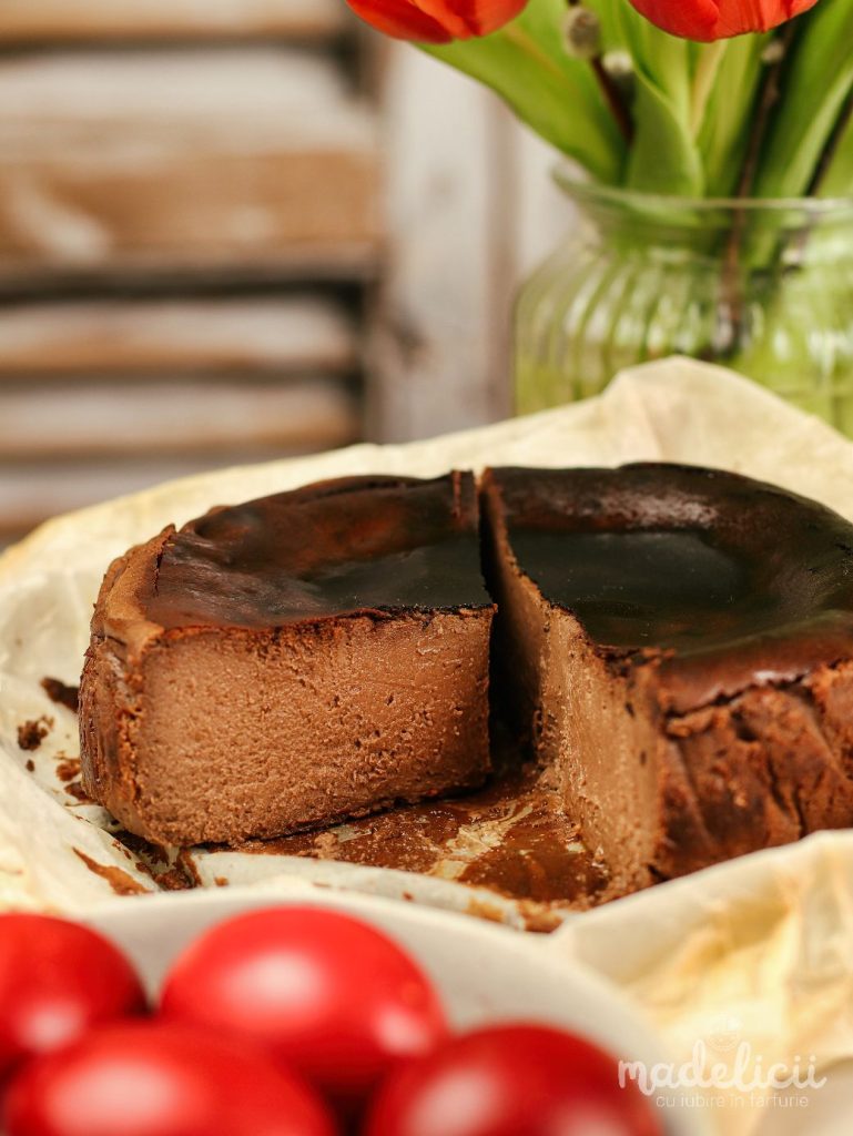 Basque cheesecake cu ciocolata (Burnt Basque Cheesecake)