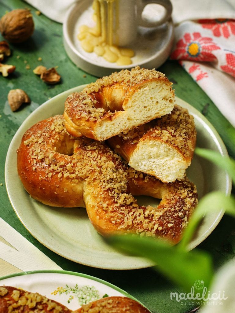 Mucenici moldovenesti, pufosi si insiropati