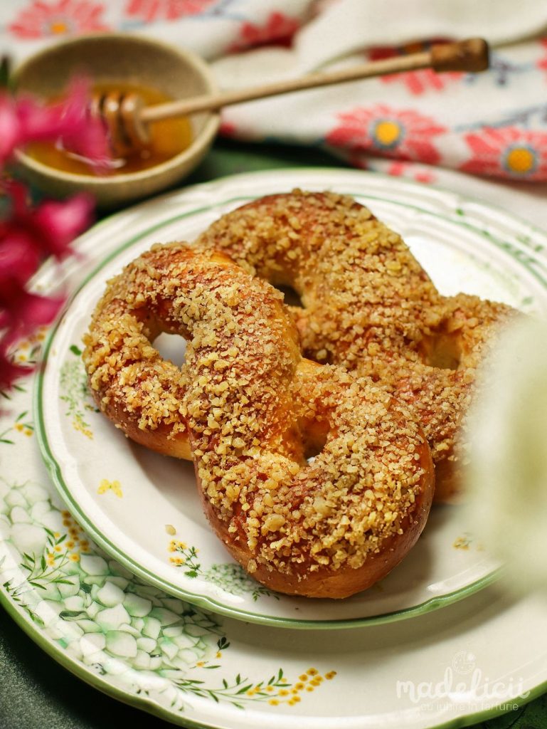 Mucenici moldovenesti, pufosi si insiropati